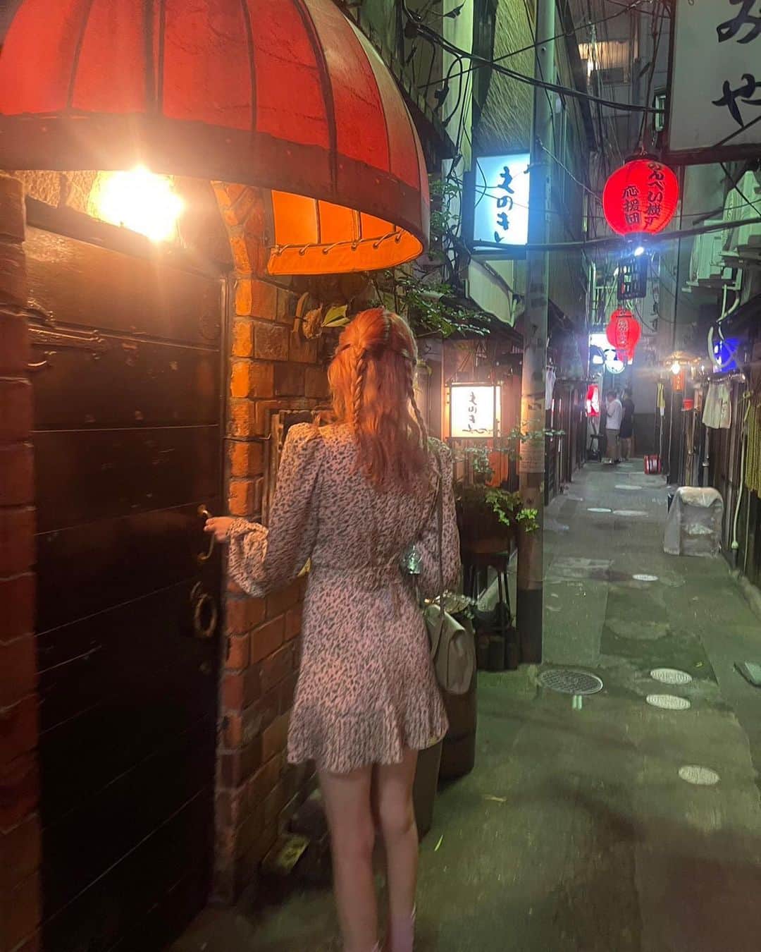 のインスタグラム：「@pameopose 🪭❤️  #pameopose #tfw」