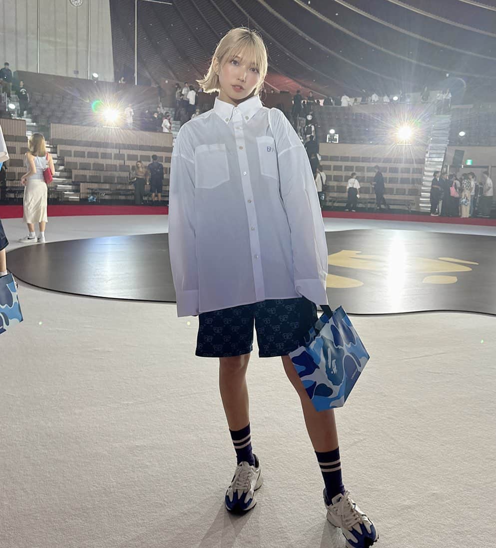 霜月めあのインスタグラム：「@bape_japan A BATHING APE® S/S 2024 RUNWAY SHOW by Rにお邪魔してきた〜🫶 来年のSSが楽しみ...🐒🫶」