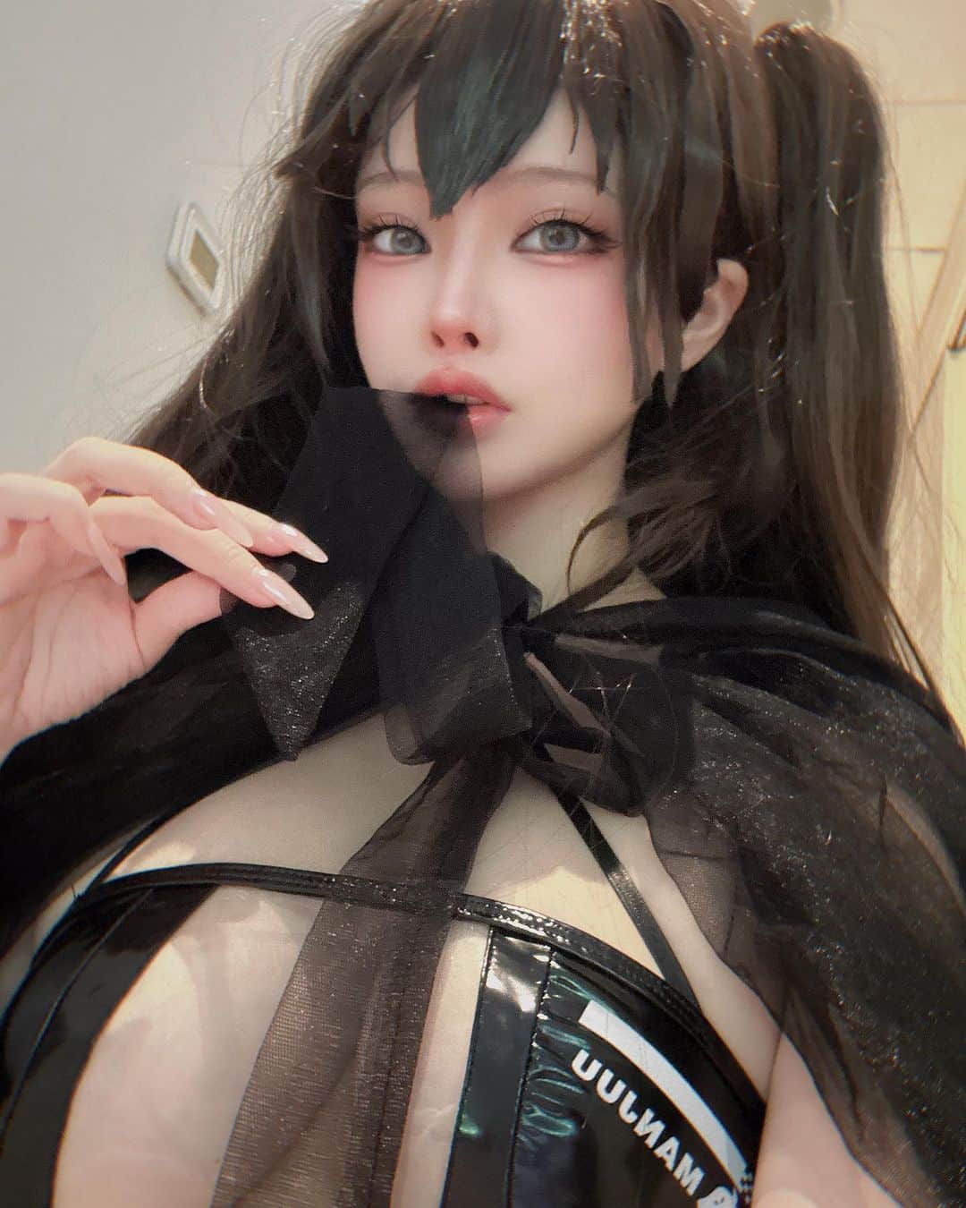 EROKOのインスタグラム：「DLsite又來發福利啦！！！ 一個簡單的有獎調研活動，讓我看看大家的XP(⁄ ⁄ ⁄ω⁄ ⁄ ⁄)⁄ 參加調研有機會免費獲得DLsite音聲作品或優惠券哦~ PS：問捲調查回答數上限400，要抓緊咯！超過200回答，一週後給大家解鎖除去外套的下一組照片~ 詳細規則與調研🔗在ig story」