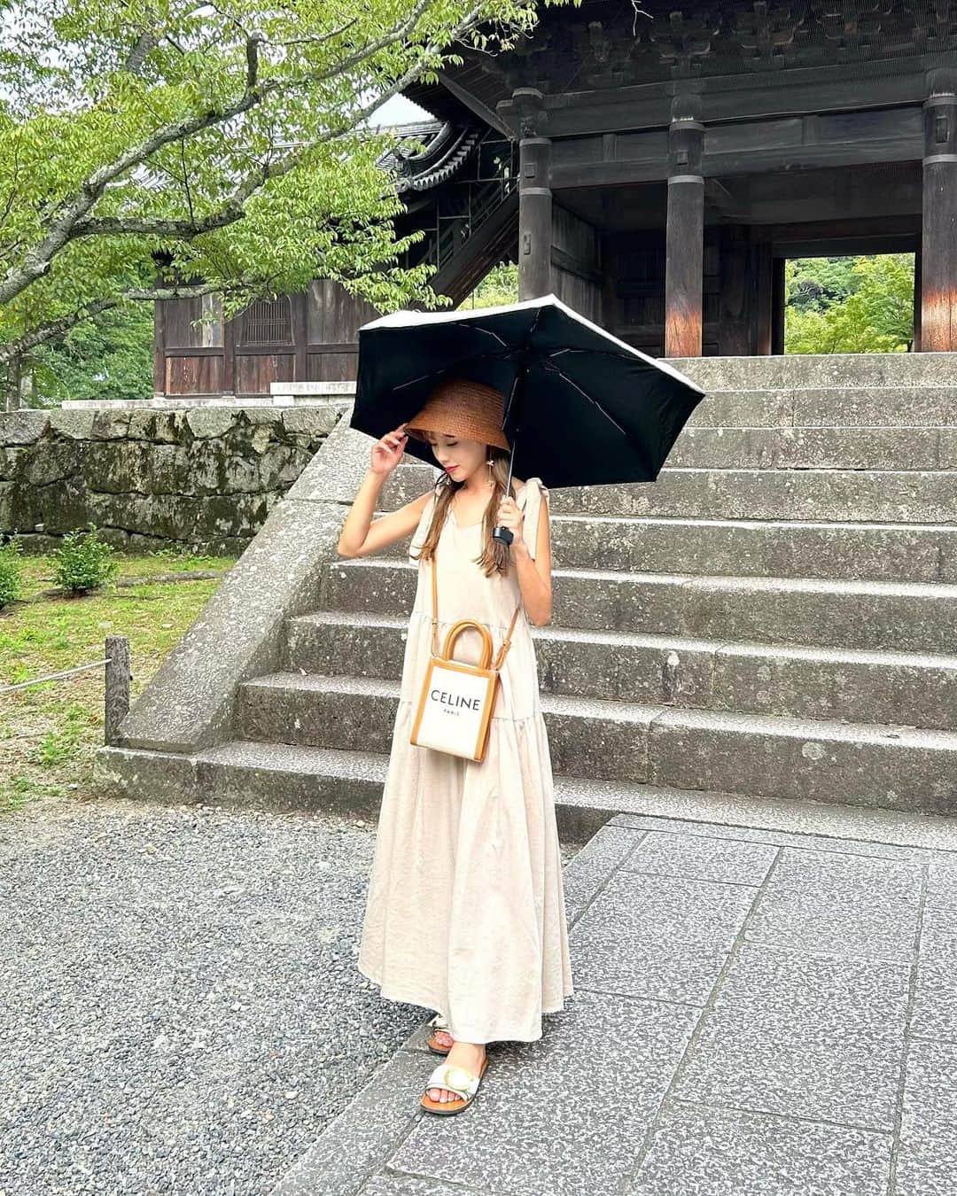 yurishonさんのインスタグラム写真 - (yurishonInstagram)「⁡ ⁡ 今回の旅行に持って行った日傘は @_novae.jp_ ☀️☀️ ちなみに晴雨兼用なの〜🍃！ ⁡ ⁡ 軽量でコンパクトだから小さめのバックにも すっぽり入っちゃうから便利だよ😚✨ ⁡ ⁡ ⁡ ⁡ #novae #日傘 #日焼け対策 #pr #京都 #南禅寺」8月31日 20時48分 - yurishon