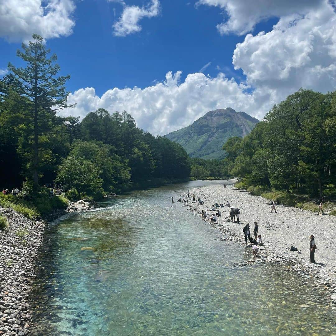 池田星来さんのインスタグラム写真 - (池田星来Instagram)「. 夏のオワリ☀️🍃  ずっと行ってみたかった上高地 いつも弾丸で、行きたいところに付き合ってくれる友達には感謝感激  景色も水も空気も全部キレイで今年1の自然だった🫧  #長野旅行 #上高地」8月31日 20時55分 - se_ra29