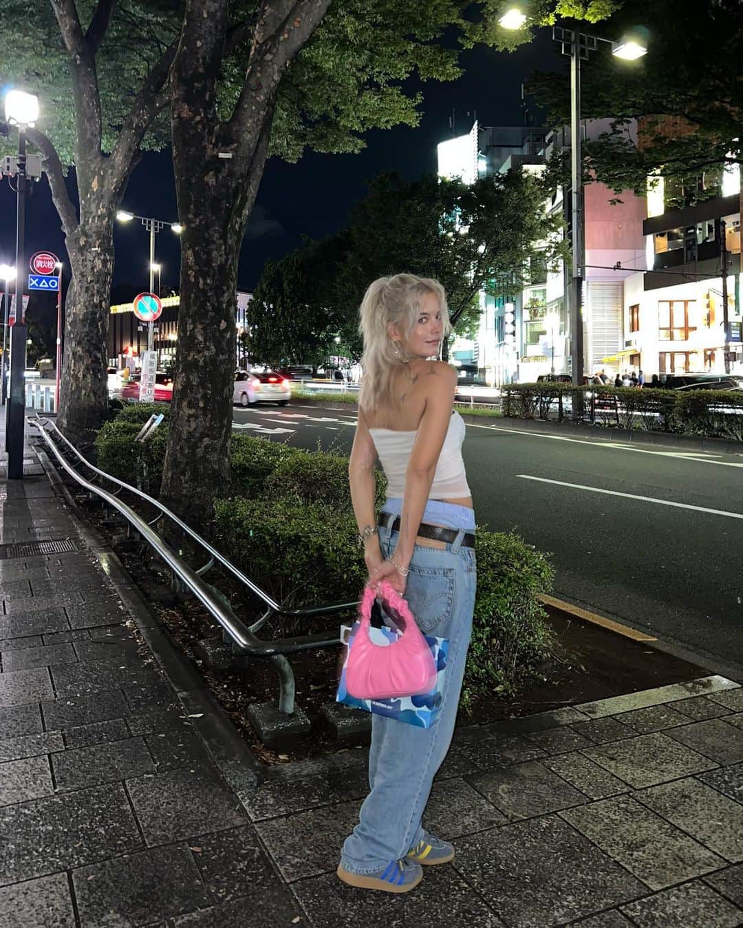 Satomi Biancaのインスタグラム：「🩵💘💗💟 　　 Tokyo Night🌕 　　 　　 Fashion TVで育ったから ファッションショー観るの大好き♥️」