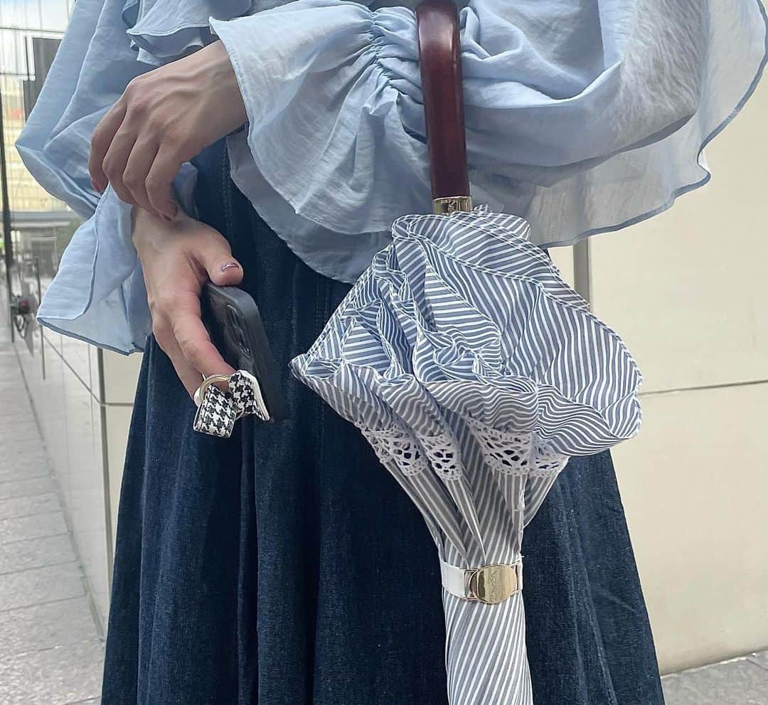 岩間妃南子さんのインスタグラム写真 - (岩間妃南子Instagram)「・ ・ ・ フレンチガーリーブランド🤍✨ @maryquant_official  @poloralphlauren  ・ 持ってるだけで テンションあがる🫶  #maryquant #マリークワント #マリクワ #polo #poloralphlauren #ラルフローレン #フレンチガーリー」8月31日 21時00分 - hinako.1116