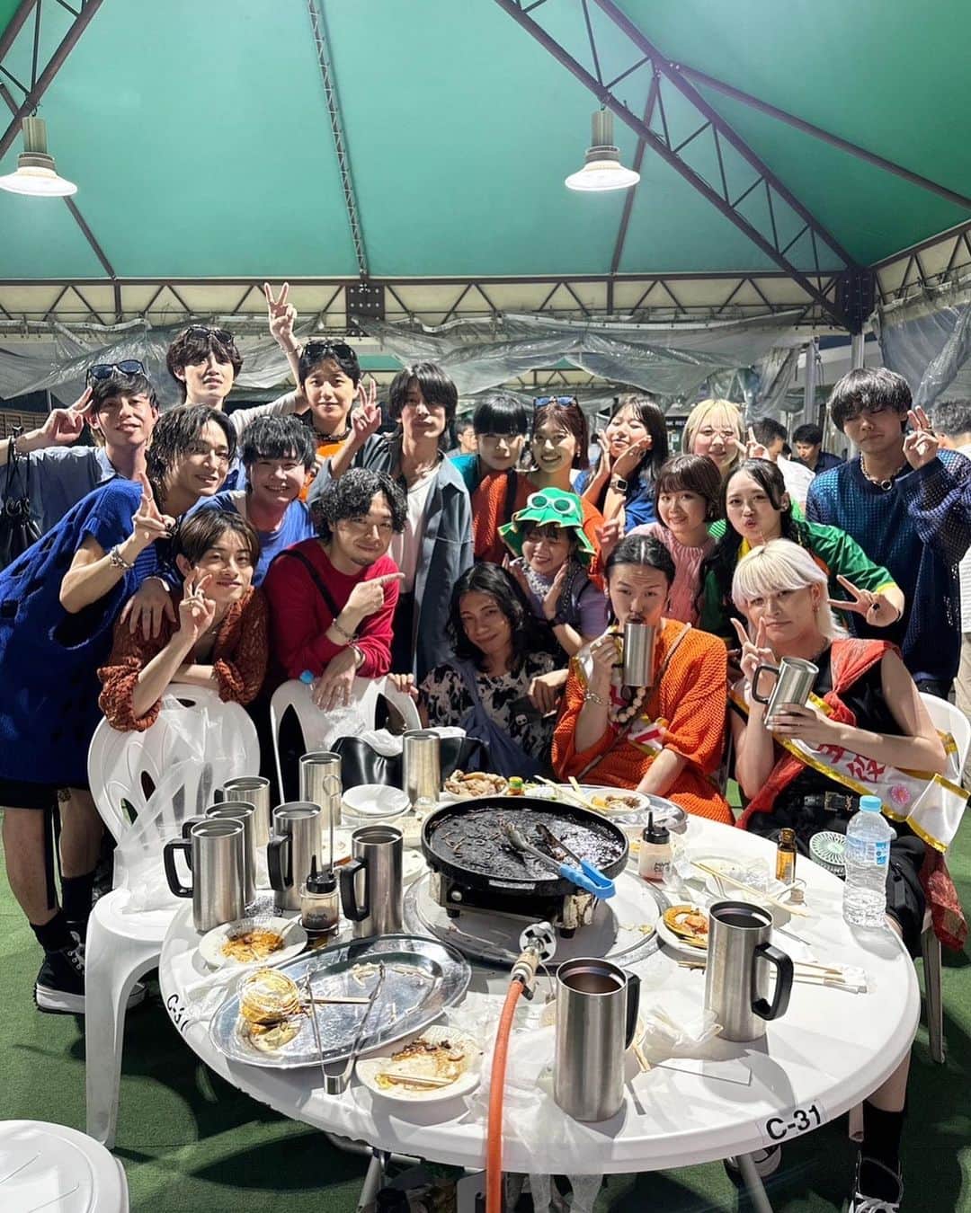 のインスタグラム：「.  今日で8月も終わるので 上期の思い出ショットたち📸 ⁡ ⁡ この半年もバタバタであっという間だったな〜！ ⁡ リニューアルオープンから始まって 自分のプロデュースアイテムが発売されたり 展示会やポップアップに呼んでもらったり ⁡ 前より悩むことも増えたけど どんな時も一緒に頑張ってくれて楽しませてくれる スタッフのおかげで充実した半年でした🌞 ⁡ ⁡ 9月からも全力で！楽しく！頑張りたいな🔥 ⁡ ⁡ ⁡ ⁡ 最後の1枚は仲良しマイバディとのお気に入りショット✌🏻 ⁡ ⁡ ⁡ #676 #まっちーたむちん卒業おめでとう」