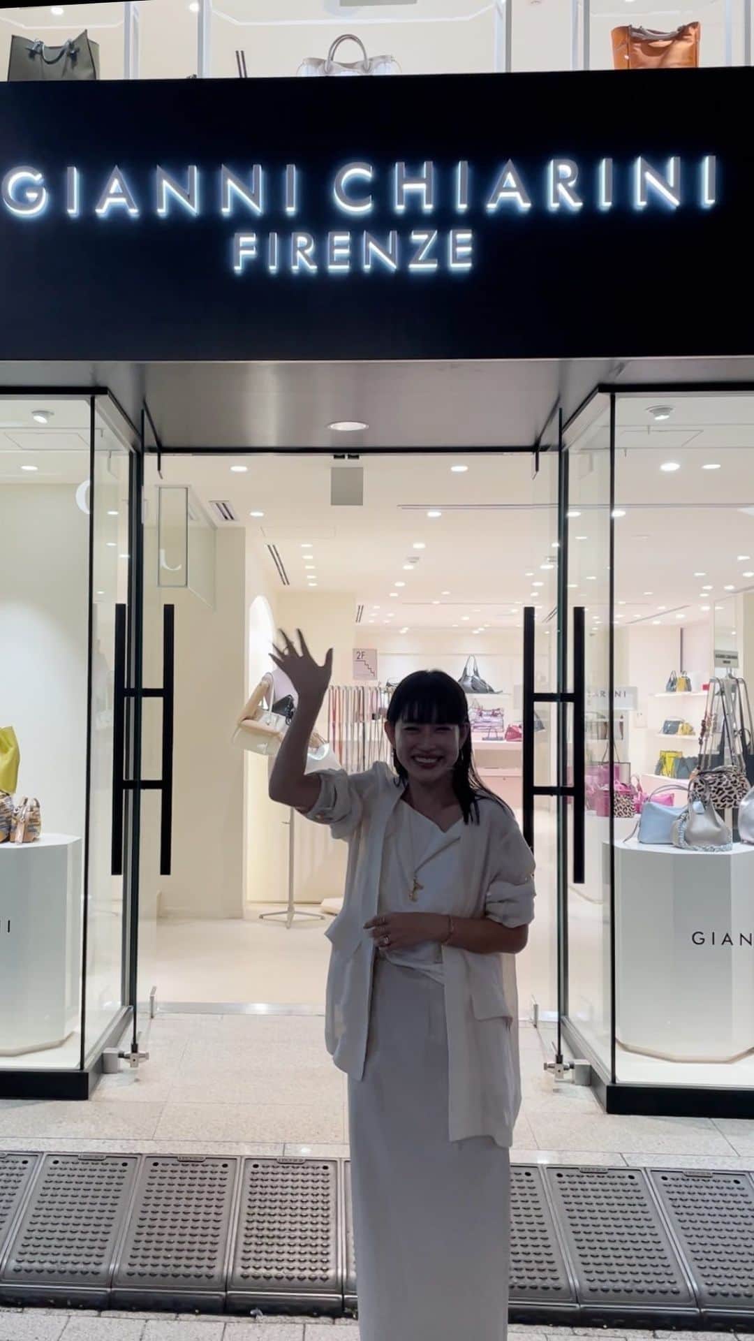 JUNNAのインスタグラム：「@giannichiarini_jp 銀座店にて💞」