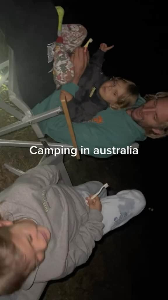 オーウェン・ライトのインスタグラム：「Telling stories around a camp fire on our @dometic chairs has to be one of our favourite things to do!  Anyone know what this little animal is called?」