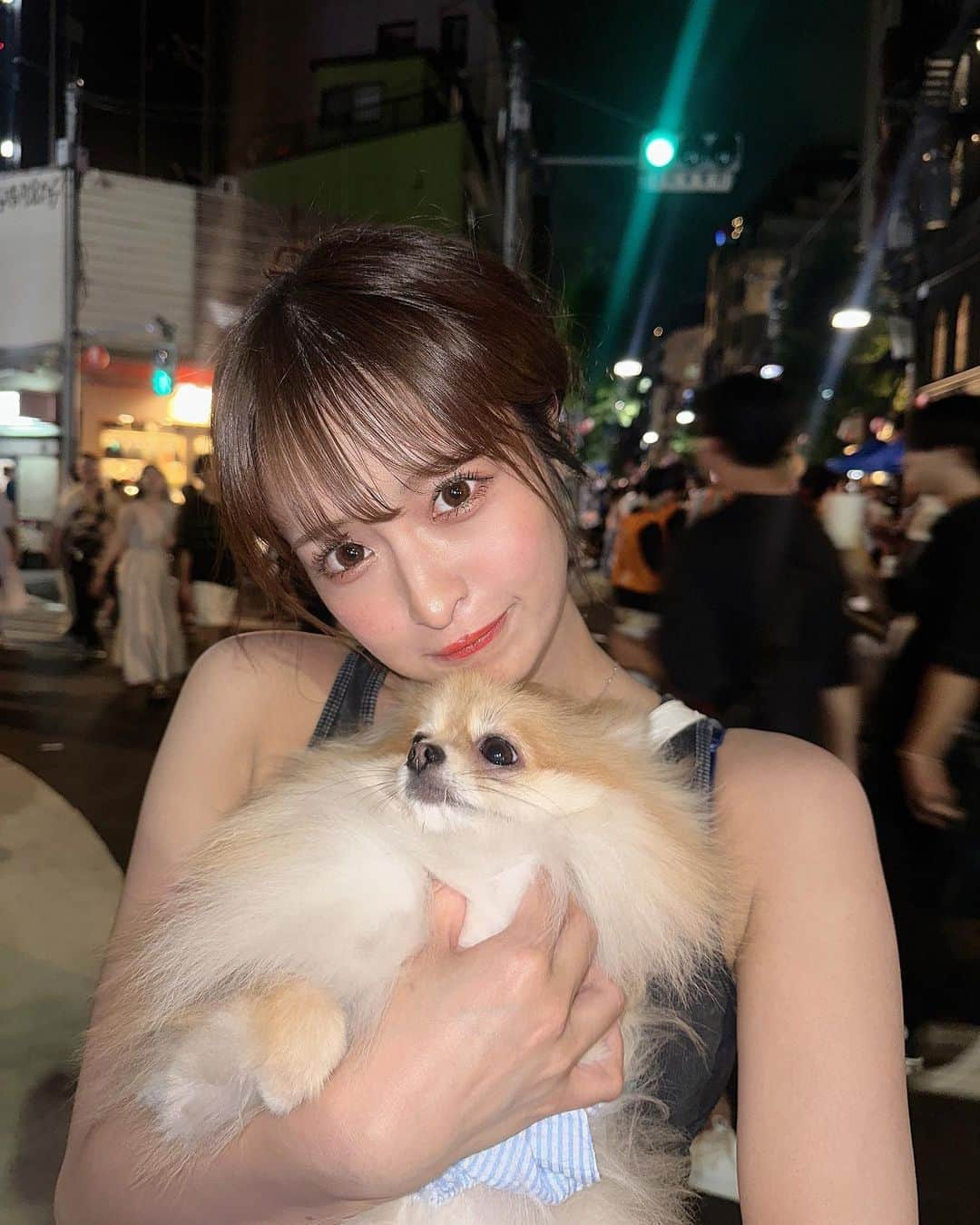 清水里香のインスタグラム：「⁡ ⁡ くうちゃんとお祭り行くの夢だったの🐶 ずーっとずっと大好きだよ！ これからも色んなとこ一緒に行こうね🫶🏻 ⁡ ⁡ ⁡ ⁡ #ポメラニアン #愛犬 #くうちゃん  #お祭り」