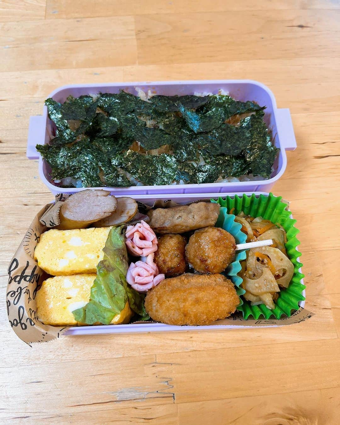 安田和博のインスタグラム：「昨日久しぶりの学童弁当。完食したが量が少ないとのことなので、再び2段のお弁当に戻す。果たして完食なるか？ #こども弁当 #弁当記録 #学童弁当 #昨日は完食 #今日は #果たして」