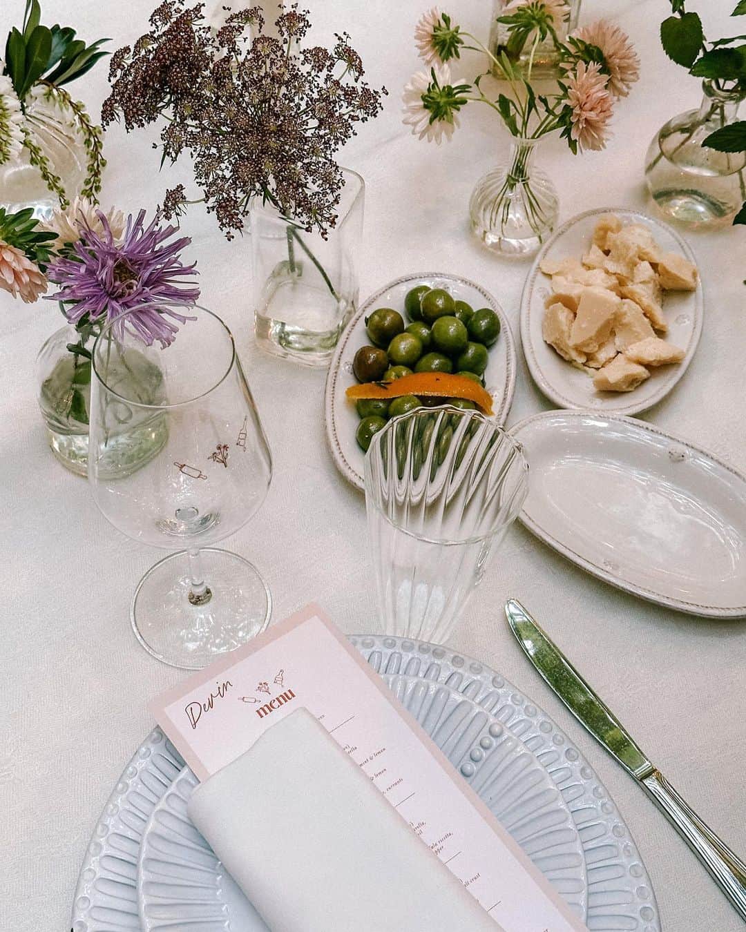 SPELLさんのインスタグラム写真 - (SPELLInstagram)「Spell Summer School ~ Series Two: New York 🕯️ as we continue on our journey to create + connect across the globe, we hosted an intimate cooking + dining experience with friends, both old and new, in New York City 🍝 here’s a peek at the details ~ stay tuned, more to come ❣️ #SpellSummerSchool」8月31日 12時29分 - spell