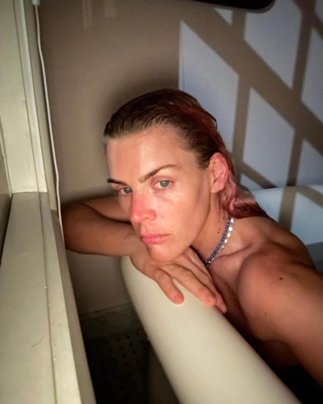 ビジー・フィリップスのインスタグラム：「Are these just a bunch of full moon related pics? yeah. basically. But l- You know how i feel about the MOON! (she’s a real moon bitch!!!) Also!! Sometimes surrender is the only way through ✨」