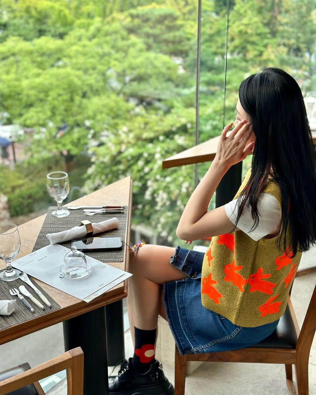 ジョー・チェン（Joe Chen）さんのインスタグラム写真 - (ジョー・チェン（Joe Chen）Instagram)「🌳 美食 美酒 美景 和 生活 🥰 我很喜歡這一區 很多古代美麗的建築 有很多好餐廳和Cafe  皇宮區的節奏比較慢 以後來首爾 我會再來喔  #Joe在旅行」8月31日 12時44分 - iam_joechen