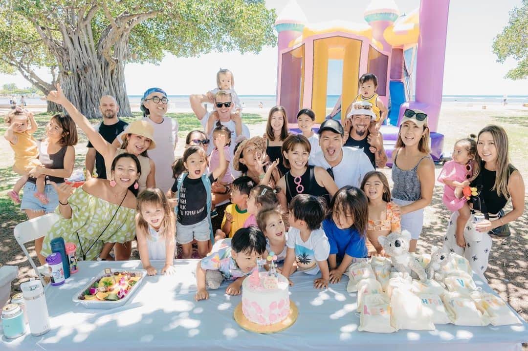 間瀬ゆきのインスタグラム：「Happy Birthday🎂🐨🩷 息子の4歳の誕生日会の記録  来てくれたみんな 本当にありがとう🥹🩷🩷  cake🎂 @malu.honolulu  cake top🐨 @sugarhippo9  goody bag🛍 @evntmini   photo📷 @sakaken  @sakaken0814   #birthday #birthdaycake  #birthdayparty  #goodybag  #4歳 #4歳誕生日 #誕生日会」