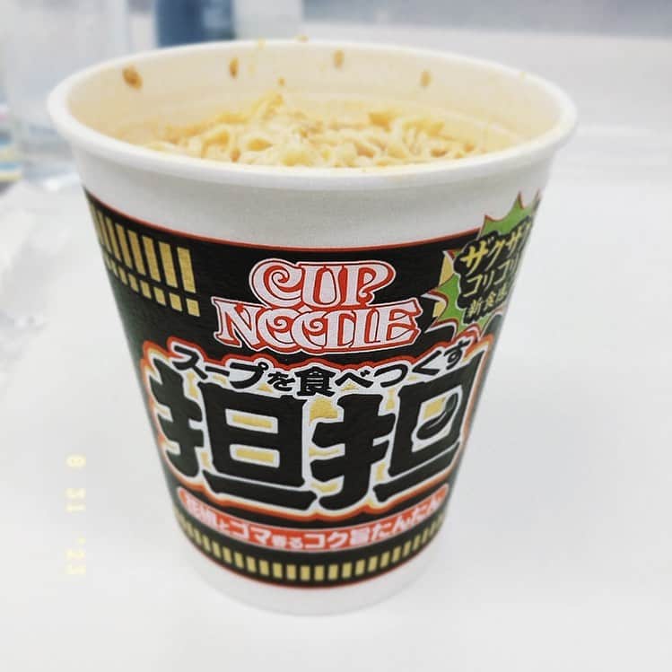 松田洋治のインスタグラム：「授業が始まると昼食はカップ麺になる事が多いのだけど、これは美味しい。あり。」