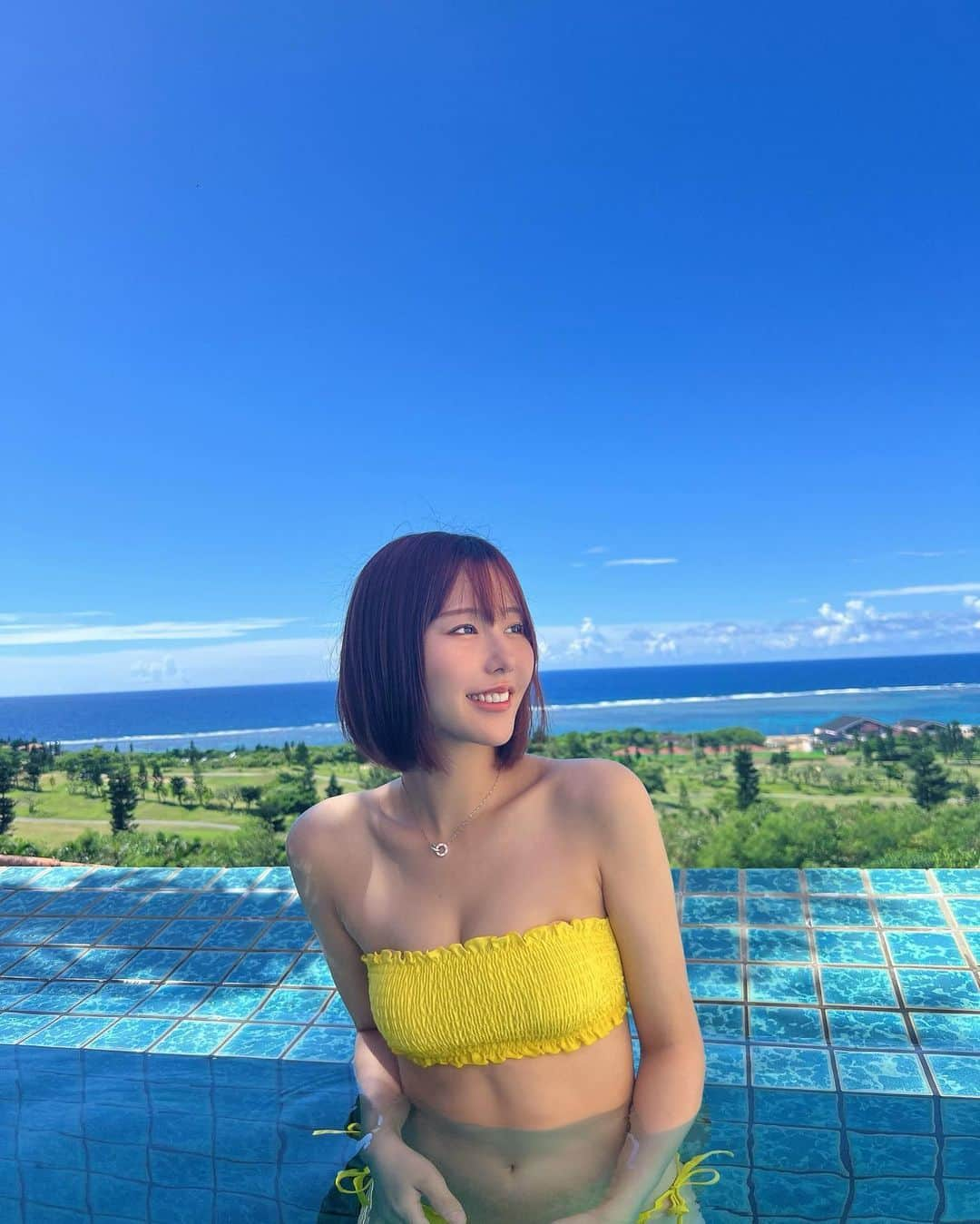 神成藍子さんのインスタグラム写真 - (神成藍子Instagram)「沖縄旅行に行ってきたよ🏝🌼🌼🌼 今年はあまり夏らしいこと出来てなかったから駆け込み夏な気持ち🏃‍♂️🌞🌴🌺✨ 最高すぎる写真沢山撮ってきたから沖縄の写真続くと思うけど全部見てね🫶🫶 久しぶりに水着着たからちょっぴり恥ずかしい🫢  #沖縄 #宮古島 #ボディメイク #筋トレ #筋トレ女子 #美容 #美容好きな人と繋がりたい」8月31日 13時36分 - kanna_nijimura