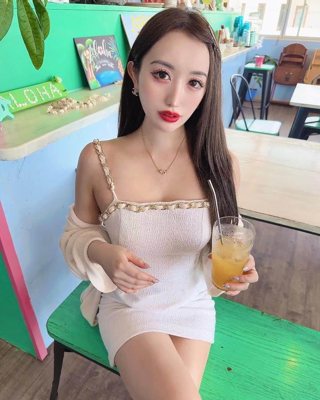 白咲えりかのインスタグラム：「さよなら！ ロングヘア👸🥲🩷  もうエクステがツラいヨ！笑  #沖縄 #沖縄カフェ #cafe #breakfast #love #happy #名古屋 #大阪 #東京 #投資女子  #韓国ファッション #love  #女子会 #錦 #六本木 #歌舞伎町 #銀座 #北新地 #大阪 #中洲 #投資家  #20代投資家と繋がりたい #followforfollowback #いいね返し #instagood #instadaily #instagram」