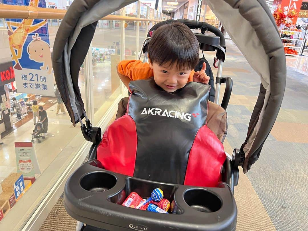 だーしま動画チャンネルさんのインスタグラム写真 - (だーしま動画チャンネルInstagram)「AKRacingベビーカー👶  #AKRacing #ゲーミングチェア #ベビーカー」8月31日 14時08分 - yuki0913vv