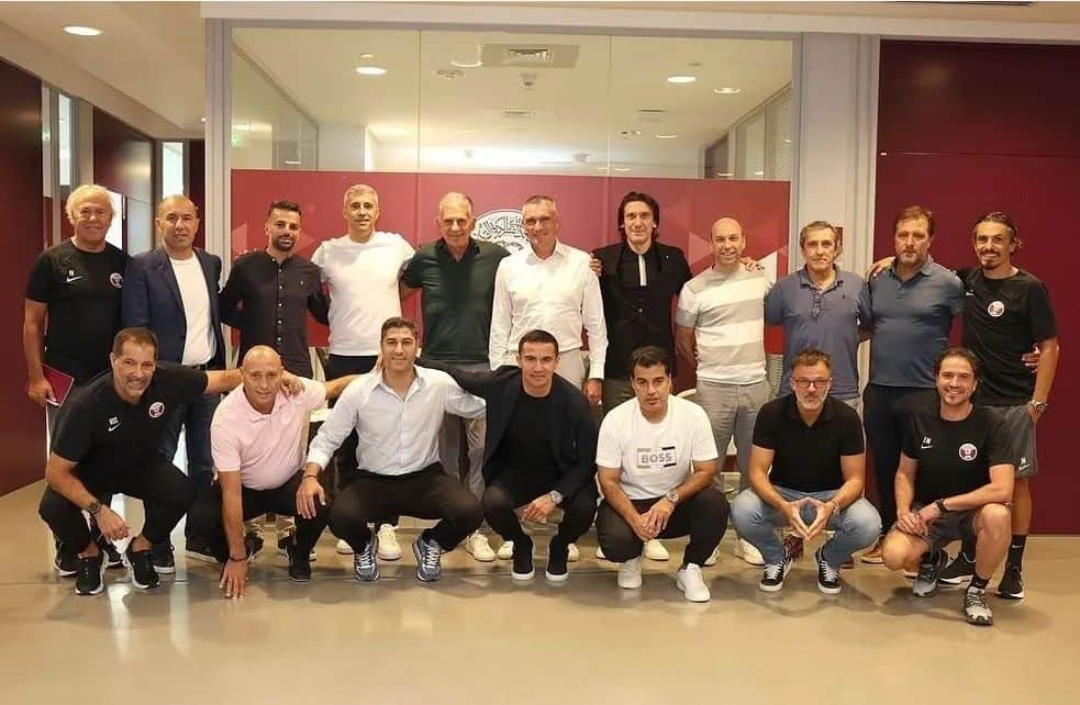 ティム・ケーヒルのインスタグラム：「Great to host the head coaches of the @qsl clubs and welcome them to @qfa facilities. Working together to bring the best quality of football on and off the park.  #clubandcoubtry #together 🇶🇦⚽️」