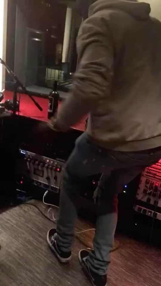 スウィズ・ビーツのインスタグラム：「When me and my African brother @__bu zone out in the studio ……. 20yrs plus brotherhood and good energy love you King 🌍🌍🌍🌍🌍🌍🌍🌍🌍🌍🌍🌍 virgo season 💨」