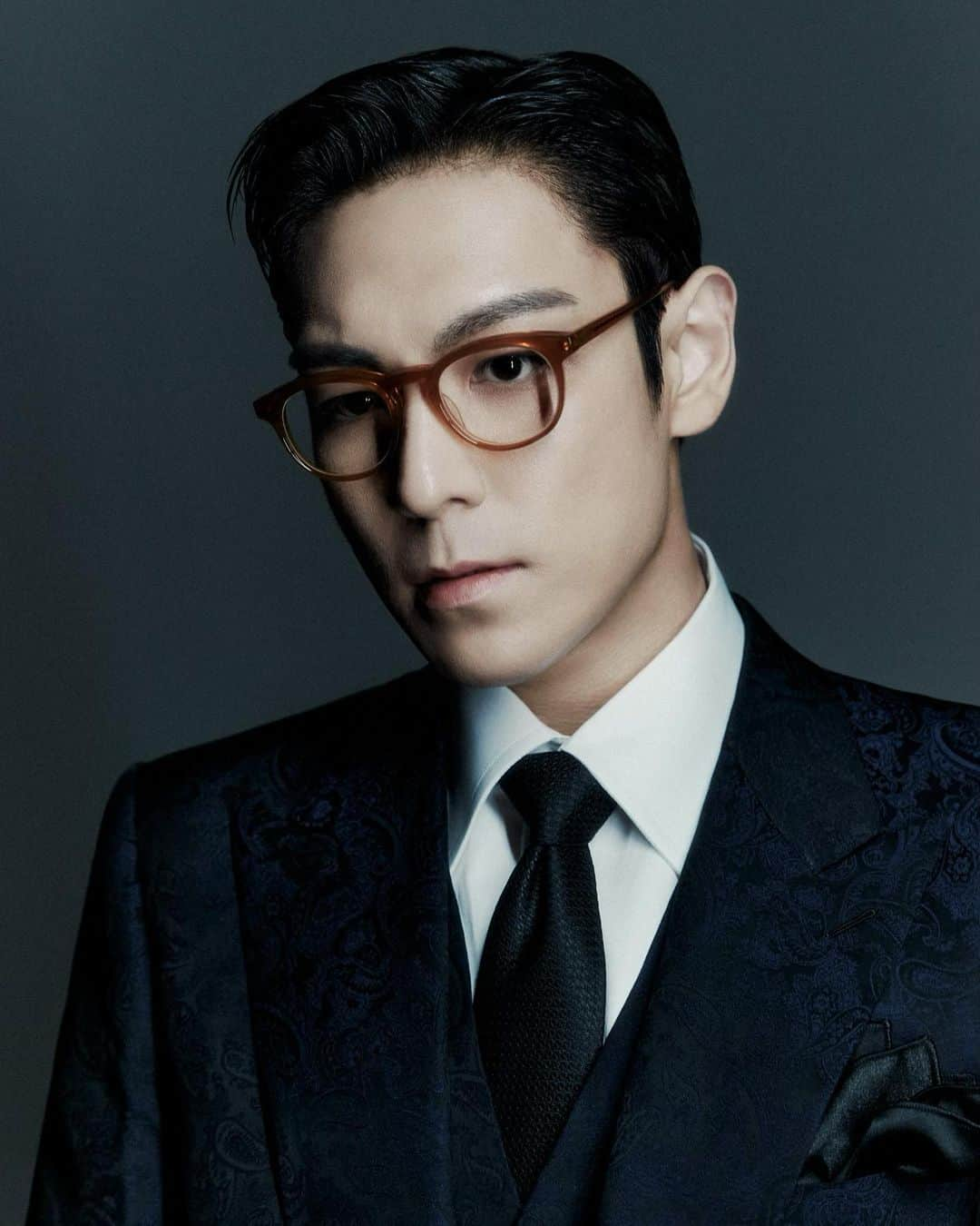 T.O.Pさんのインスタグラム写真 - (T.O.PInstagram)「"I'm dreaming of wearing these glasses while embarking on an epic lunar journey. Just picture it, being the first-ever glasses in the human history to conquer the Moon."  "I don't want to keep my glasses collection all to myself.  1,104 collab products, matching my birth date to share with my Amazing Fans. I would love to experience this moment with my Fans."  Lastly, I would like to express my deepest gratitude, appreciation, and respect to Shirayama san for creating these beautiful glasses.  Thank you with all of my heart.   #TOPxHakusan #Hakusan T.O.P #HakusanMegane #白山眼鏡店」8月31日 14時54分 - choi_seung_hyun_tttop