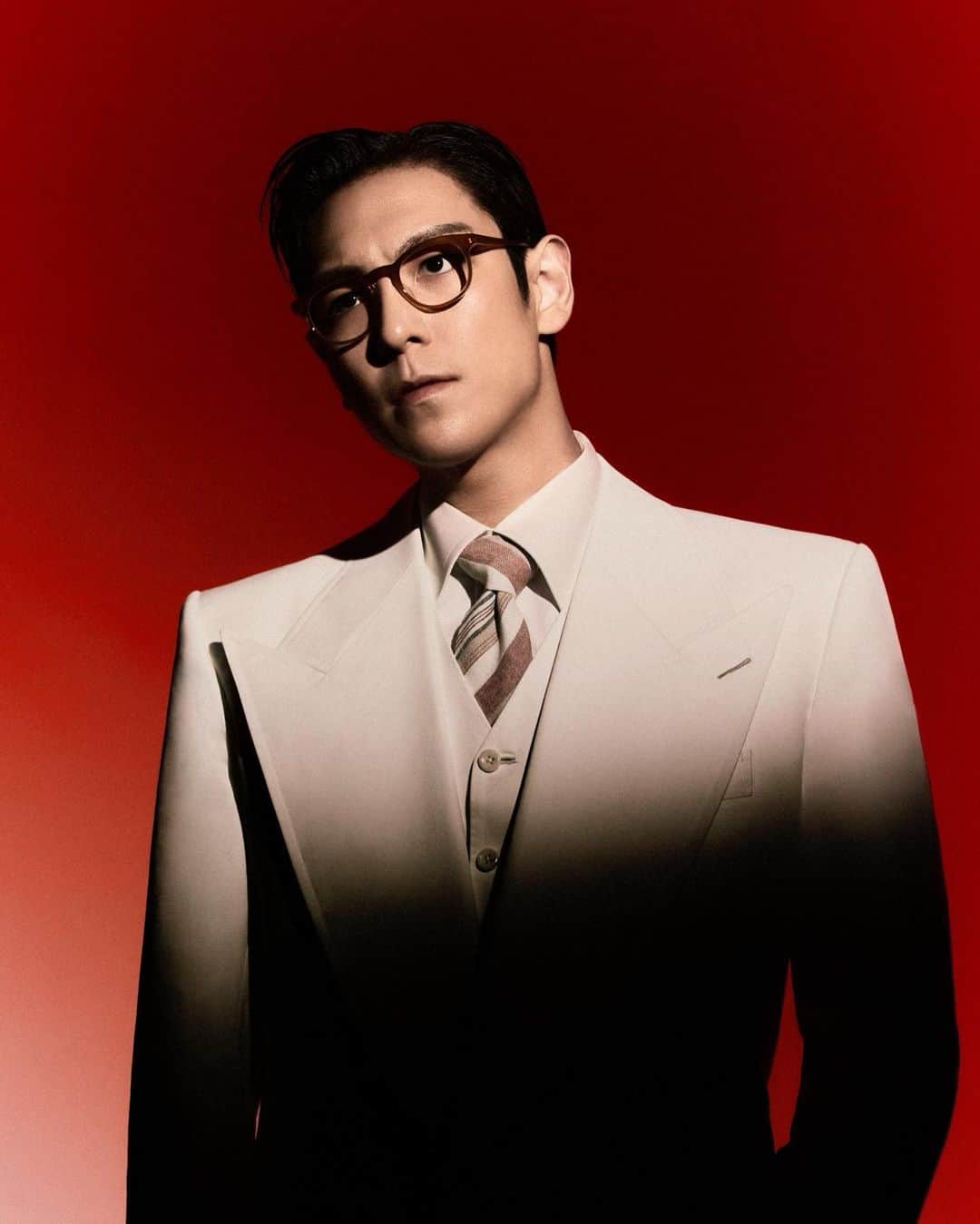 T.O.Pのインスタグラム：「"I'm dreaming of wearing these glasses while embarking on an epic lunar journey. Just picture it, being the first-ever glasses in the human history to conquer the Moon."  "I don't want to keep my glasses collection all to myself.  1,104 collab products, matching my birth date to share with my Amazing Fans. I would love to experience this moment with my Fans."  Lastly, I would like to express my deepest gratitude, appreciation, and respect to Shirayama san for creating these beautiful glasses.  Thank you with all of my heart.   #TOPxHakusan #Hakusan T.O.P #HakusanMegane #白山眼鏡店」