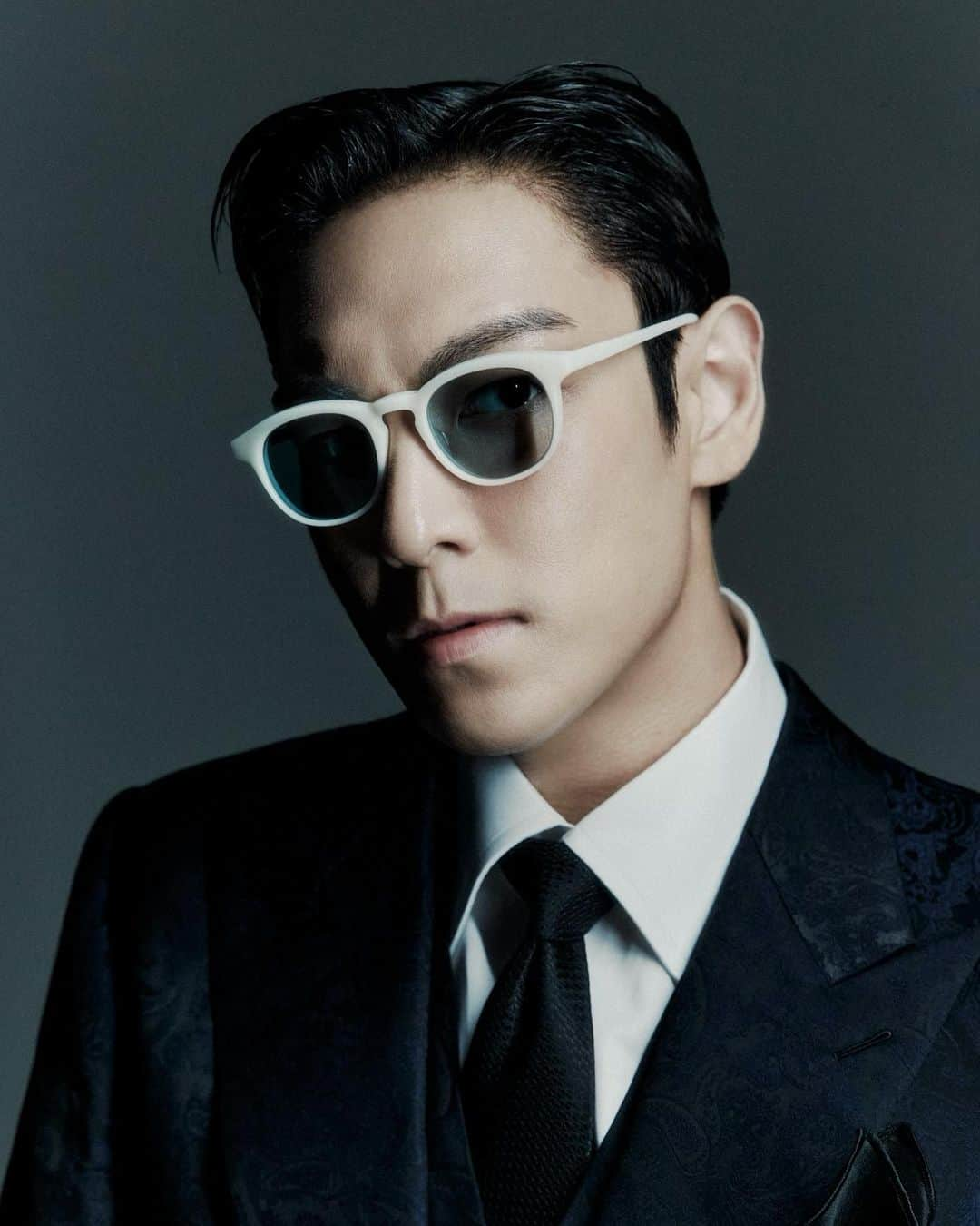 T.O.Pさんのインスタグラム写真 - (T.O.PInstagram)「"I'm dreaming of wearing these glasses while embarking on an epic lunar journey. Just picture it, being the first-ever glasses in the human history to conquer the Moon."  "I don't want to keep my glasses collection all to myself.  1,104 collab products, matching my birth date to share with my Amazing Fans. I would love to experience this moment with my Fans."  Lastly, I would like to express my deepest gratitude, appreciation, and respect to Shirayama san for creating these beautiful glasses.  Thank you with all of my heart.   #TOPxHakusan #Hakusan T.O.P #HakusanMegane #白山眼鏡店」8月31日 14時59分 - choi_seung_hyun_tttop