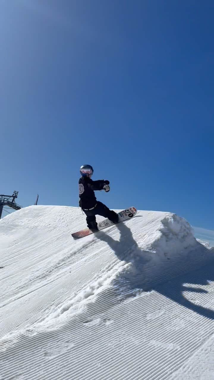 マルクス・クリーブランドのインスタグラム：「Slowly getting back into it💕 @perisher_parks is delivering the goods!」