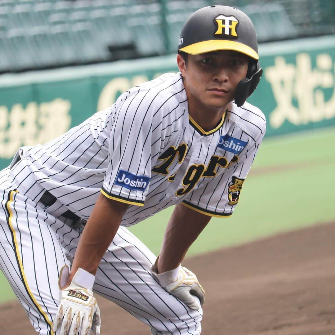 阪神タイガースさんのインスタグラム写真 - (阪神タイガースInstagram)「8月31日、甲子園球場での練習の様子です！ #浜地真澄 選手 #岡留英貴 選手 #青柳晃洋 選手 #伊藤将司 選手 #小野寺暖 選手 #佐藤輝明 選手 #長坂拳弥 選手 #糸原健斗 選手 #小幡竜平 選手 #熊谷敬宥 選手 #村上頌樹 選手 #阪神タイガース #ARE」8月31日 15時14分 - hanshintigers_official