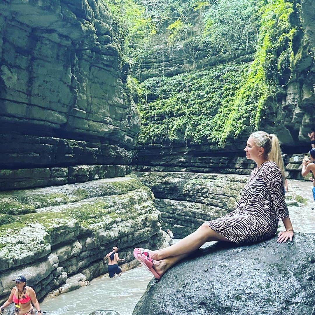 ヤナ・ノスコワのインスタグラム：「Вдохновляйся😍」