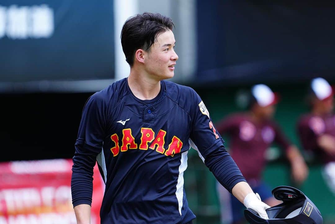 のインスタグラム：「U-18 侍ジャパンの練習の様子をお届け📸  #慶応 #丸田湊斗 外野手⚾️  Photo by Yuji Arakawa  #侍ジャパン」