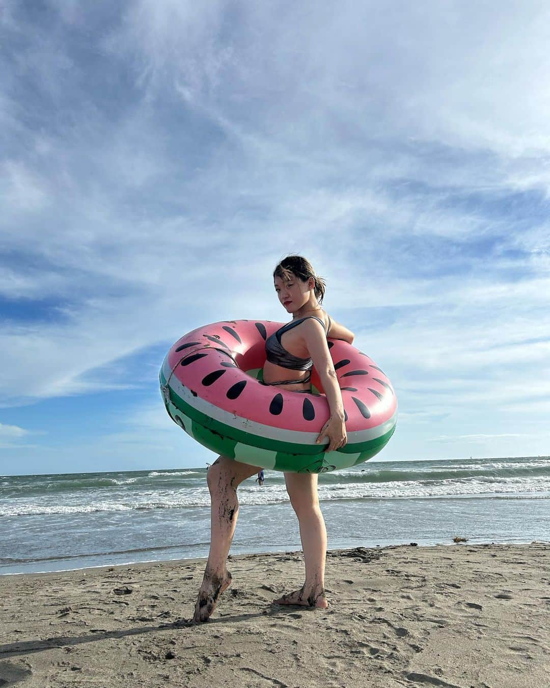 Hinanoのインスタグラム：「海怖いけど海にハマりそう🌊 次は波の緩やかなうっとりするくらいキレイなビーチに行きたいな🏖️✨夏最後の日に夏!ってことできて良かった🥹🙏🏻」