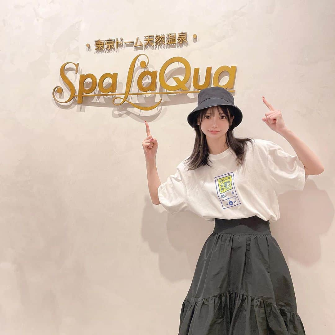 米倉みゆのインスタグラム：「行ってきましたよ、水道橋Spa LaQua . 大人になってから行くと、LaQuaの良さに改めて気づかされます😌 . 学生の時とかに 岩盤浴入りによく行ってたけど 🈂️ウナは入ったことなくて . 🈂️ウナ好きになってから 行くと、また違った良さに気づく。ただ、毎度思うけど 水風呂からトトノ椅子までの動線が長すぎて歩きながら整ってしまう。😌😌笑 . 水風呂の近くに椅子あるか 外にも水風呂できたら さらにいいのになあなんて…😌💭 . あと女子のアウフグース中止のお知らせの張り紙切ないよおおおおおおおおおおおお🥵🥵🥵🥵🥵笑❗️❗️❗️❗️ . 女子もやってくださいいいいい🥵🥵❗️❗️❗️❗️❗️ . でも🈂️室はアチアチで 広くてめちゃくちゃすきです。 深夜まで入れるのがいい。 あと、マッサージすき。 . . . . .  #サ活する米倉 #ラクーア #スパラクーア #水道橋 #天然温泉 #東京観光 #サウナ #サウナ女子  #サウナイキタイ  #サウナー  #サウナ好きな人と繋がりたい  #サウナハット  #サウナ部  #サウナ飯  #サウナグッズ  #サウナ好きと繋がりたい  #サウナ好き  #サウナガール  #サ活 #サ活女子 #ととのう  #ととのった  #水風呂 #サ道 #アウフグース #laqua #sauna #saunalife #tokyo #japan」