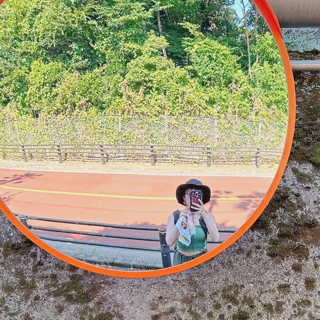 伊藤かりんのインスタグラム：「.  . 気付いたら今日で8月も終わりっ！ 夏は大好きな季節だけど、 今年は暑すぎたなあ〜！  9月からはディズニー的にはハロウィン🎃！  仮装もハロウィンメニューも 楽しみたいなあ〜👻  . .」