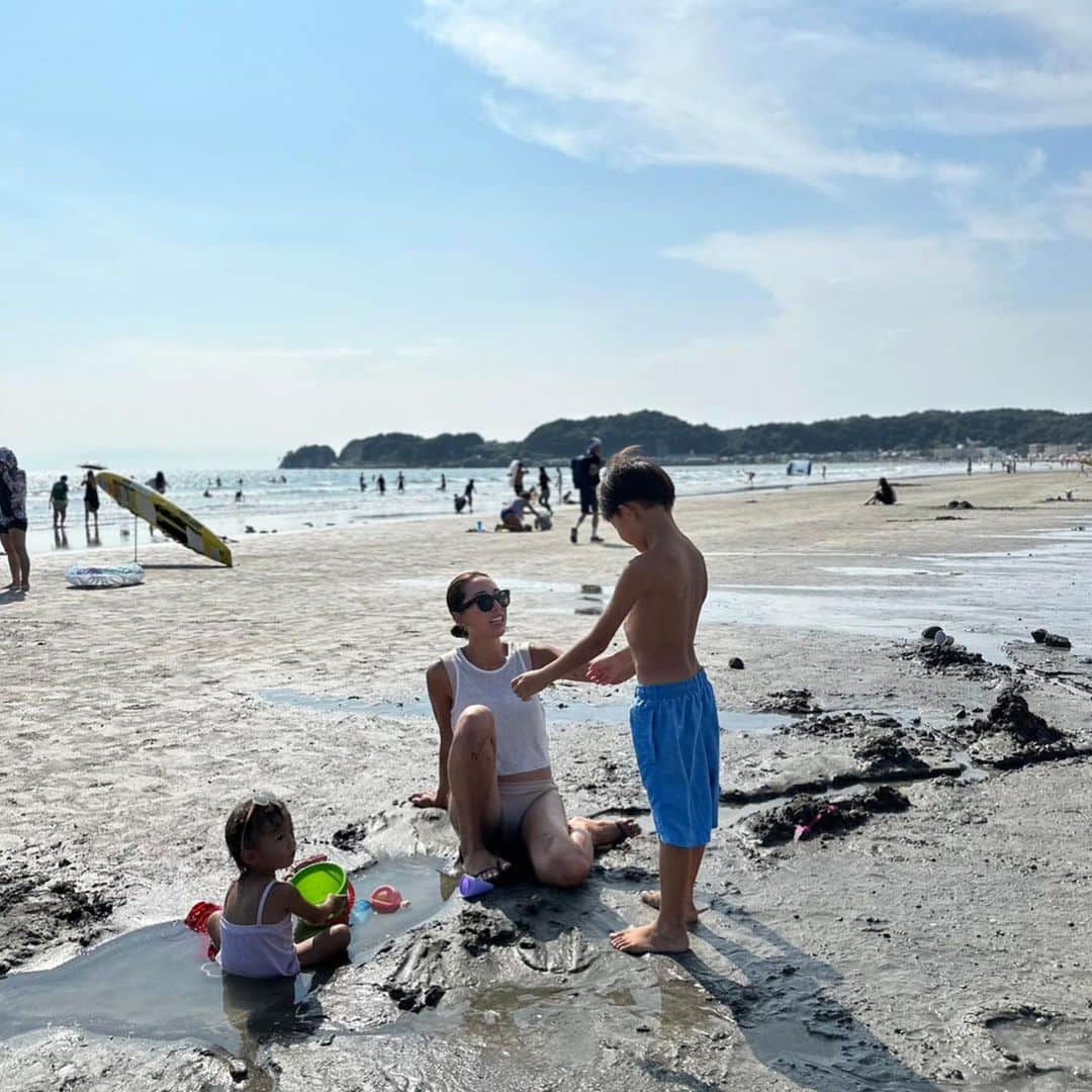 中川珠里さんのインスタグラム写真 - (中川珠里Instagram)「.  夏の思い出は夏のうちに。  初めての岩井海岸はとても気に入った  来年も行こう、ラーメンも美味しかった  材木座もやっぱり大好き。 子どもにやさしいビーチ。  念願りことの2shot も♡  まだまだ暑いけど、秋も楽しみだーい💃🏽  #20230831」8月31日 18時05分 - juri1104