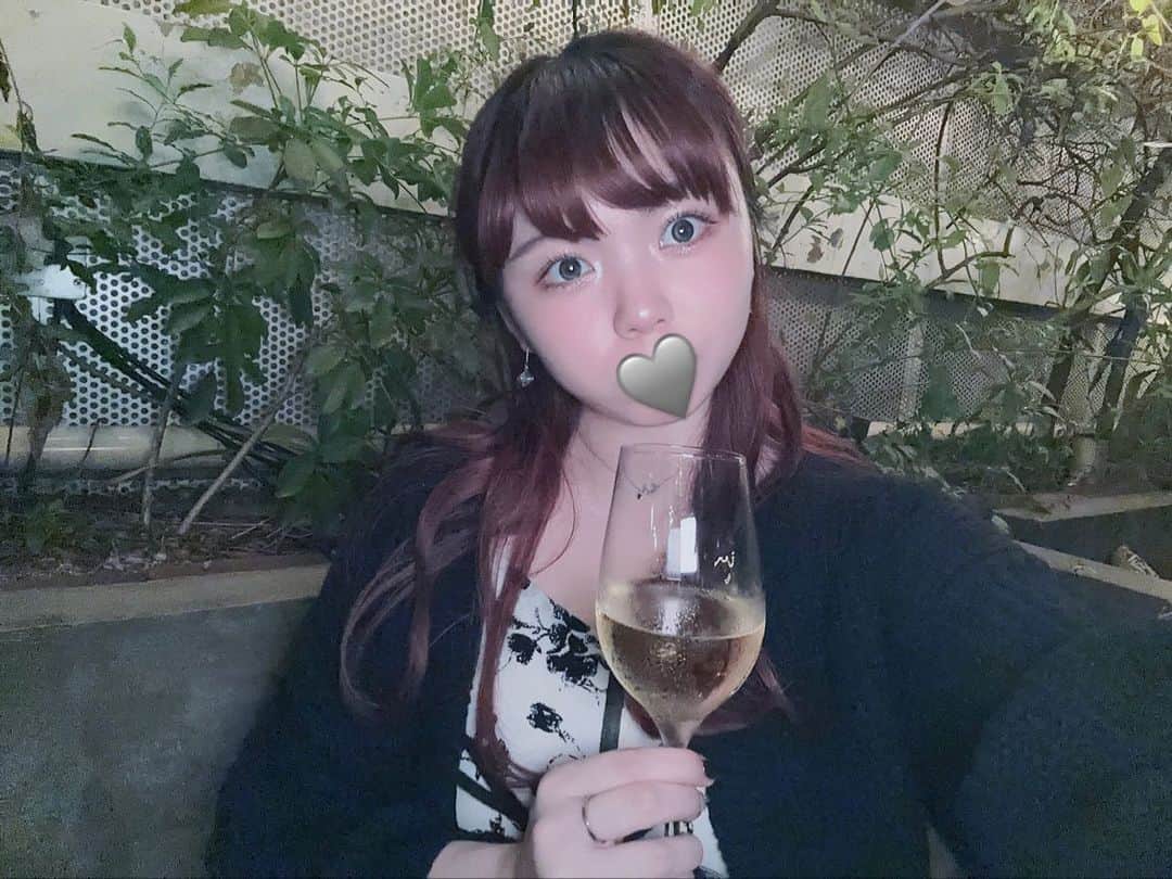 Ryokoのインスタグラム：「🩶 #girl #night #alcohol」