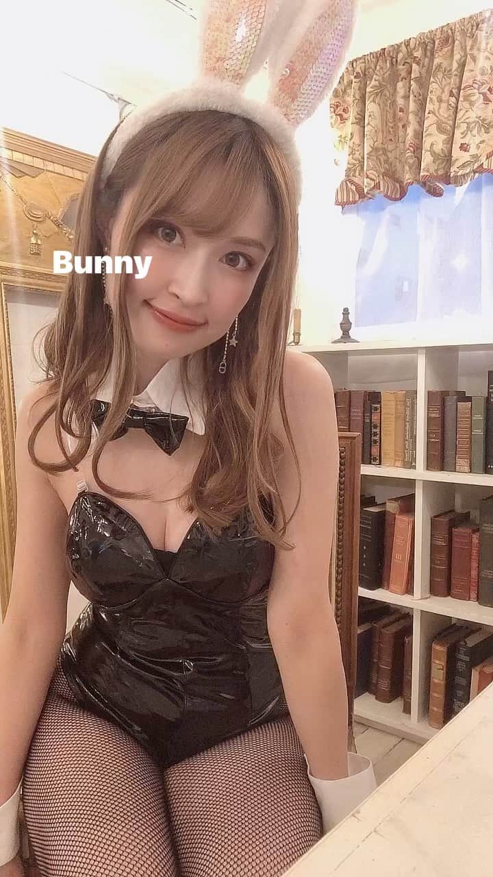 のインスタグラム：「9月 9日 (土)📸撮影会 ⁡ ＼募集𝚂𝚃𝙰𝚁𝚃／ ⁡ ひと足お先にハロウィンということで？ バニーの衣装もあります👯‍♀️🐰🧡 ⁡ 私服はロング丈のもの👗👖 ⁡ 水着➕ニーハイソックス👙🧦 ⁡ の、予定😘😘❤ ⁡ ハイライトから予約ページへ飛べます✨️ ⁡ ご予約待ってます📸( *´꒳`* )  既に気付いて予約してくれた方❣️ありがと〜っ🥹🫶 ⁡ 水着に合いそうなニーハイ探そうっと☺️🤳 ⁡ #バニー #バニーガール #ハロウィン #halloween #ラウンドガール #3150fight #3150fightガールズ #boxing #ボクシング #格闘技 #abema #コンペックス岡山 #マスカットホール #岡山 #japan #japanese #平塚競輪  #競輪 #バンクエンジェル #桐谷流華  #撮影  #撮影会  #モデル  #グラビア  #pechemagazine  #pechemodel #tiktok  #model #ビジョビ  #美容好きな人と繋がりたい」