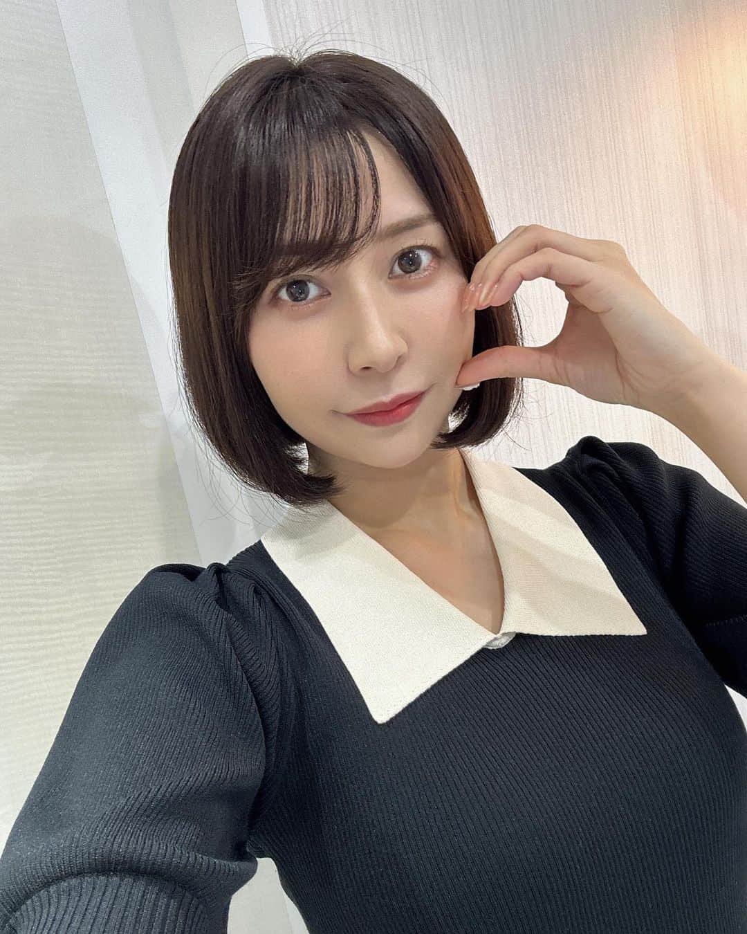 緑川ちひろさんのインスタグラム写真 - (緑川ちひろInstagram)「先日ポテンツァをしてきたよ💆‍♀️ いつもお世話になってるダヴィンチビューティークリニック(@davincibeauty_clinic )さんで❤︎  ダーマペンと似てるけど、圧倒的にダウンタイムが短くてとてもよい…❣️ 皮むけもないし翌日からつるんっとして万人におすすめな施術です！絶対またやりたい！  ゆみこ先生いつも親身にお肌の悩み聞いてくれて感謝です🫶  #ポテンツァ #美肌治療 #美容医療 #肌ケア」8月31日 17時51分 - chihiro_midorikawa