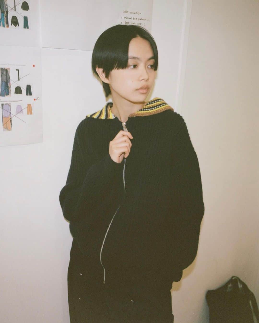 sodukさんのインスタグラム写真 - (sodukInstagram)「fall winter 23 collection asymmetry zip-up cardigan is now available for pre-order.  #soduk #soduk23fw」8月31日 18時00分 - soduk_official