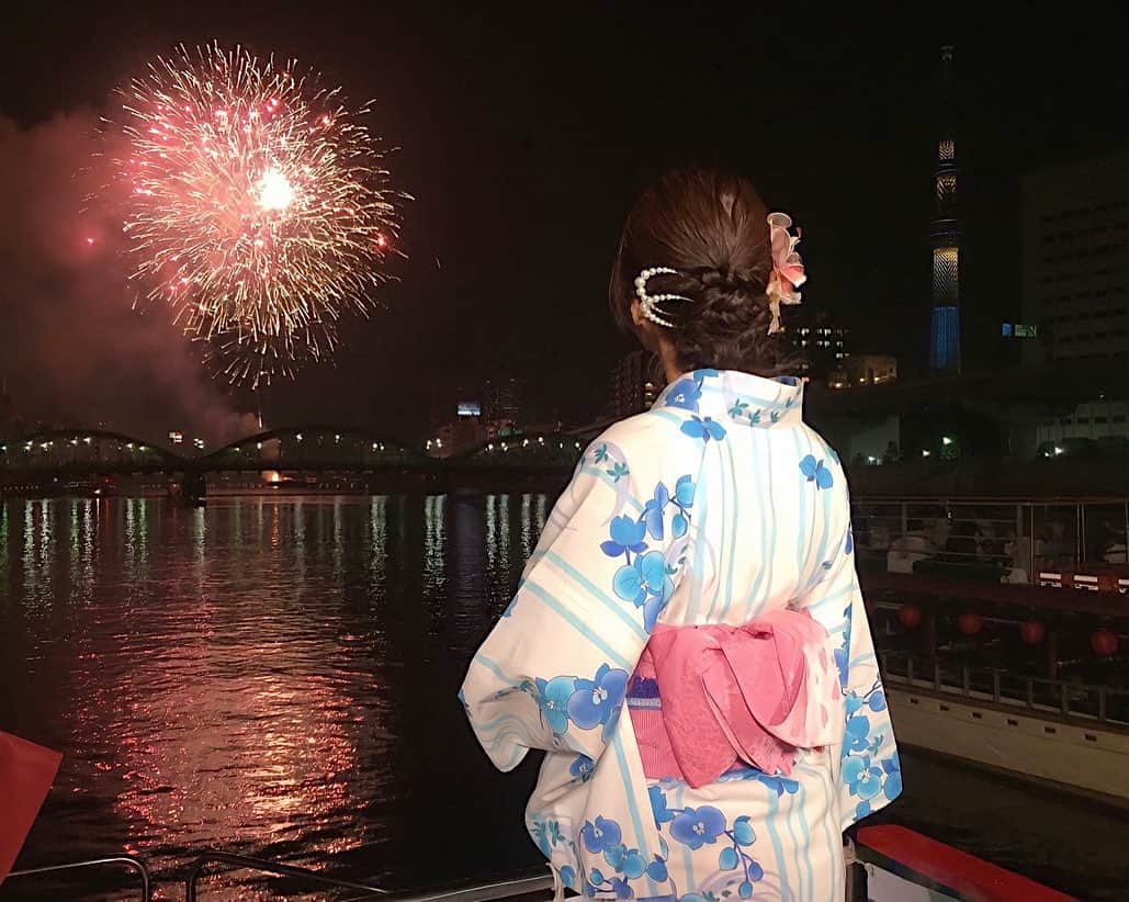 東野佑美のインスタグラム：「８月も今日で終わりなのですね🌝 毎年この時期は長い間アメリカだったから 今年は何年振りかにお祭り行けたり夏花火も観れたり 日本の夏らしいこと沢山できて嬉しかった🥰」
