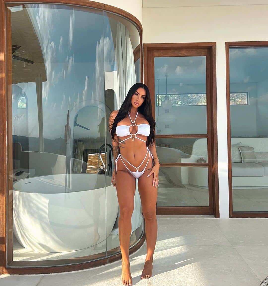 Steph Paccaさんのインスタグラム写真 - (Steph PaccaInstagram)「happiest here @alessi.swim 💟」8月31日 18時06分 - steph_paccaa