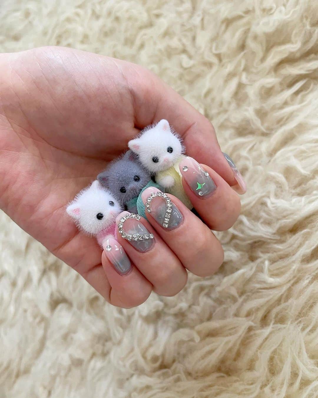 野地優奈のインスタグラム：「🩷🩶🆕💅🩷🩶」