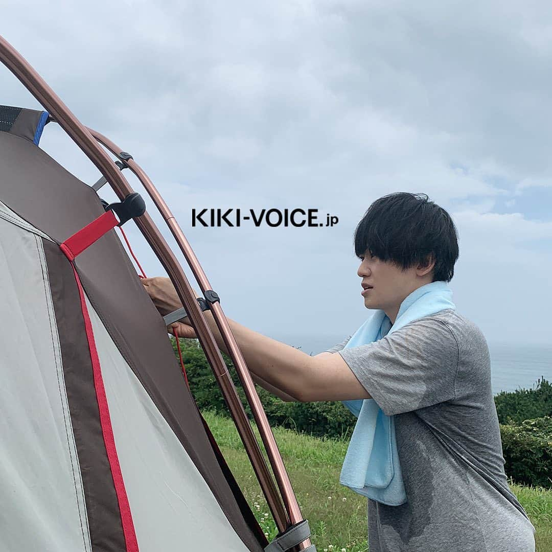 VOICE Newtypeさんのインスタグラム写真 - (VOICE NewtypeInstagram)「・ 「ボイスニュータイプ」のWEBサイト[KIKI]で連載中 声優・ #天﨑滉平 さんによる「天﨑滉平の春夏秋冬、キャンプ旅」 本日は撮影の際スタッフが収めた第4回のオフショット第2弾を公開📸  .  #キャンプ の醍醐味でもある #春夏秋冬 、 #四季折々 の #風景 を 天﨑さんがキャンプをする様子とともに読者に届ける #フォト ＆ #コラム 連載です。 毎月、天﨑さん自身の言葉でキャンプの楽しさや醍醐味などを綴ります。  .  今月から #夏キャンプ をお届けします🏕️ #大洗 近隣の #海 を一望できる #キャンプ場 へ😆 #ムービー と合わせてお楽しみください！  .  プロフィールのURLから[KIKI]にアクセス▶️@voice_newtype 連載記事は「Journal 連載」のバナーからチェックできます🥰  ▼記事URL https://kiki-voice.jp/journal/1691  .  #KIKIVOICEJP #あまさキャンプ #声優 #ボイスニュータイプ #voicenewtype」8月31日 18時09分 - voice_newtype