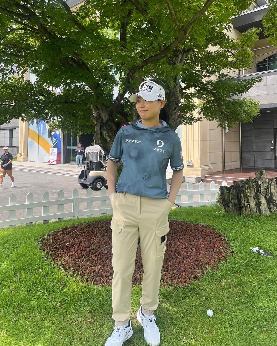 イ・ソミのインスタグラム：「. 화이팅 해야지!💪🏻🌳🍃 . . . #klpga #golf #골프」