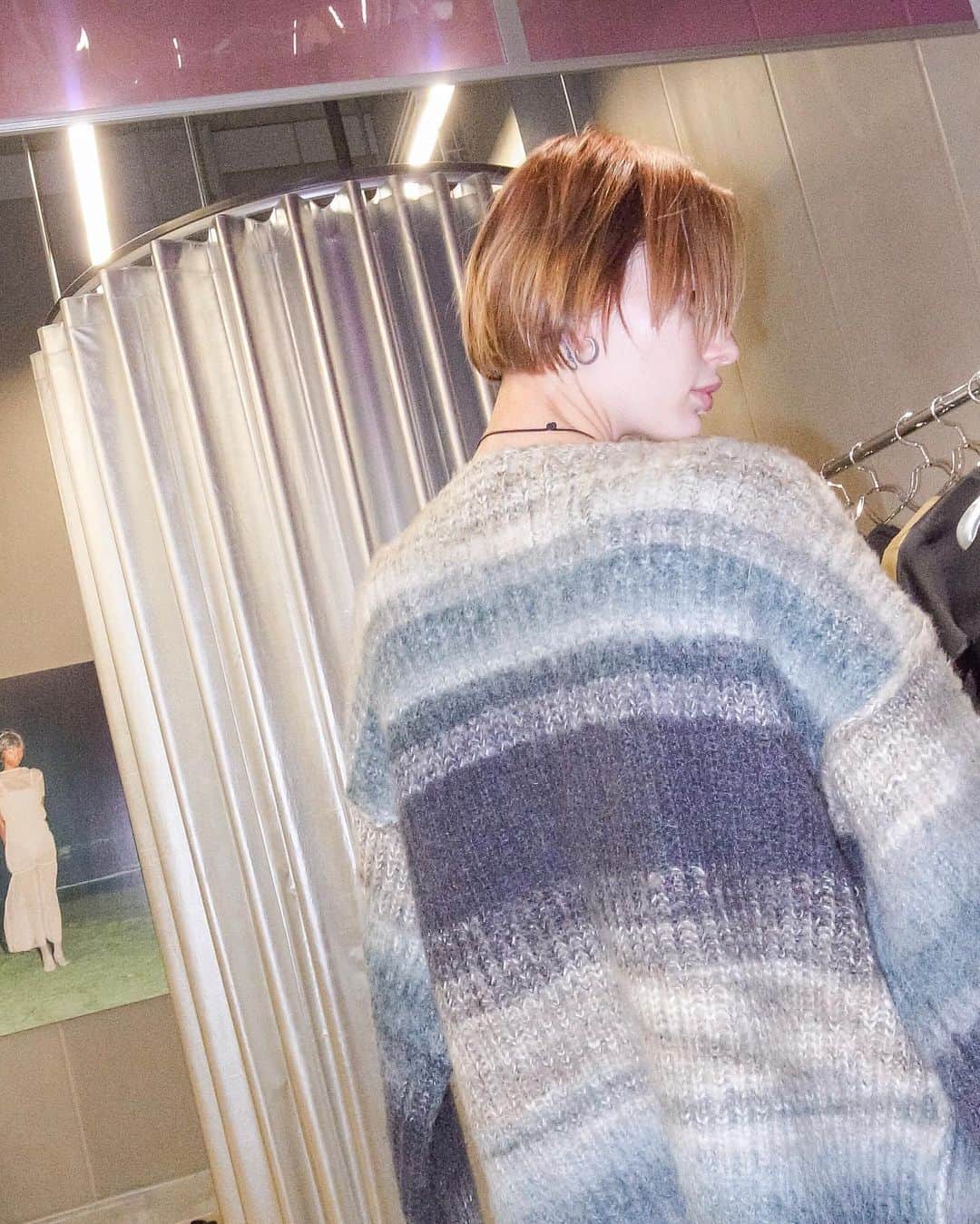 PERVERZE_OFFICIALさんのインスタグラム写真 - (PERVERZE_OFFICIALInstagram)「#PERVERZE_AW23 Collection is now available online for pre-order.  “ Gradient Stripe Wide Cardigan ” color. Gray , Pink , Green  Discover the collection on our online. #PERVERZE #AW23」8月31日 18時17分 - perverze_official