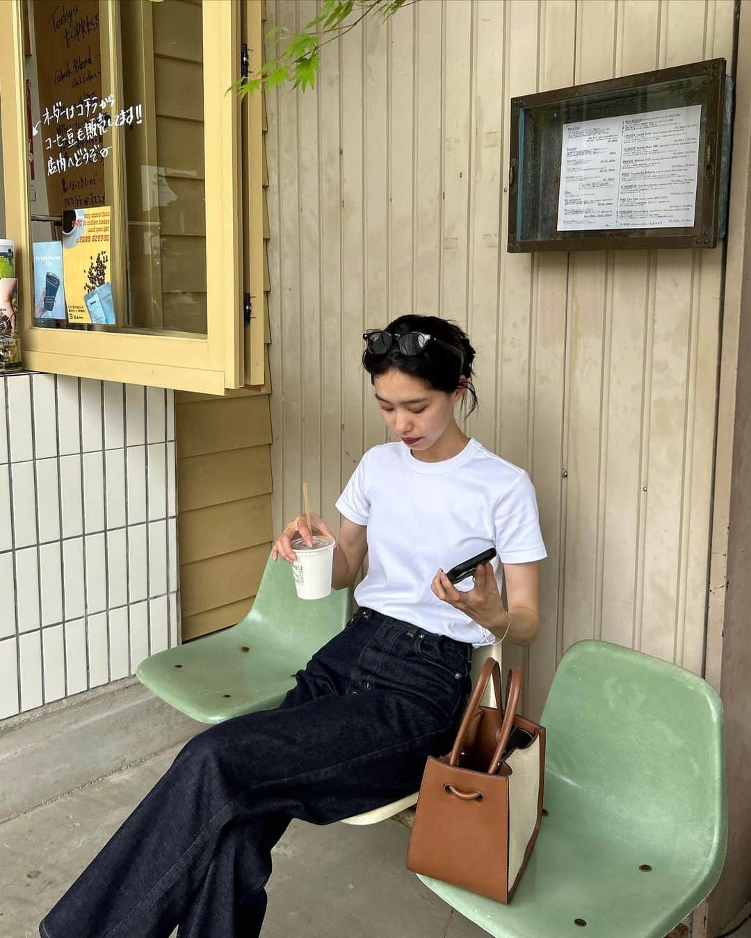木下桜さんのインスタグラム写真 - (木下桜Instagram)「. お店の雰囲気もコーヒーも どタイプ☕️♡ @staplecoffee.transitfolks   この前行ったらお休みやったけん またすぐリベンジ🥲🫱🏻‍🫲🏼」8月31日 18時27分 - yo_kinoshita