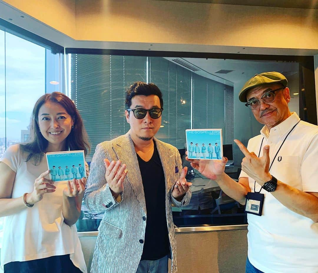 黒沢薫さんのインスタグラム写真 - (黒沢薫Instagram)「9/2(土) 8:00～12:00📻 J-WAVE「RADIO DONUTS」に 出演します。佑さんと初めてじっくりお話できました。 「DESIGN YOUR LIFE」のコーナーに、ゲスト出演いたします☀ ※9:00台の出演予定。 j-wave.co.jp/original/radio… #ゴスペラーズ #jwave #ラジド #黒沢薫 #謎のポーズ　#渡邊佑 #山田玲奈 #radioprogram #radikopremium」8月31日 18時47分 - kaorukurosawa_lovelife