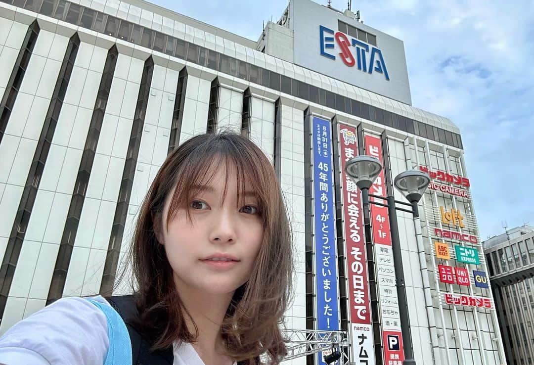 のインスタグラム：「札幌エスタが閉店と言うことで最終日の今日行ってきました🙌    namcoで動画撮らせてもらったり、日用品買いによく来てた思い出の場所が無くなる寂しさよりも、新しく出来る建物がどんなものなのかが今から気になってます☺笑    2028年完成予定らしいんだけど、なかなか先だよね。楽しみー！」