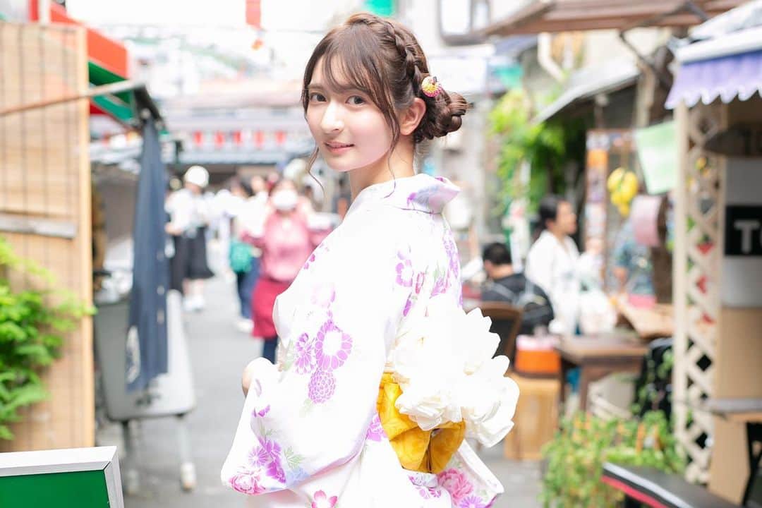 バンビグループ（バンビプロモーション）のインスタグラム：「やはり、日本の夏って良いよね✨ 暑いけど。。  #さくらわかな  #浴衣美人 #浴衣」