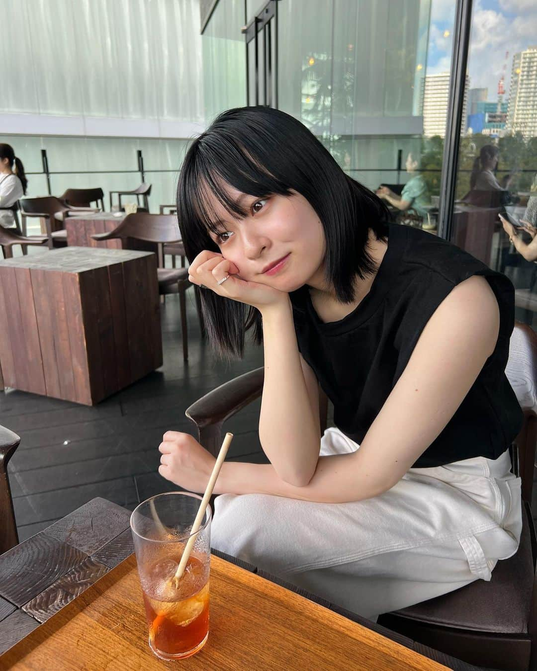 莉子さんのインスタグラム写真 - (莉子Instagram)「8月🪼🍊🌻🍨」8月31日 19時13分 - riko_riko1204