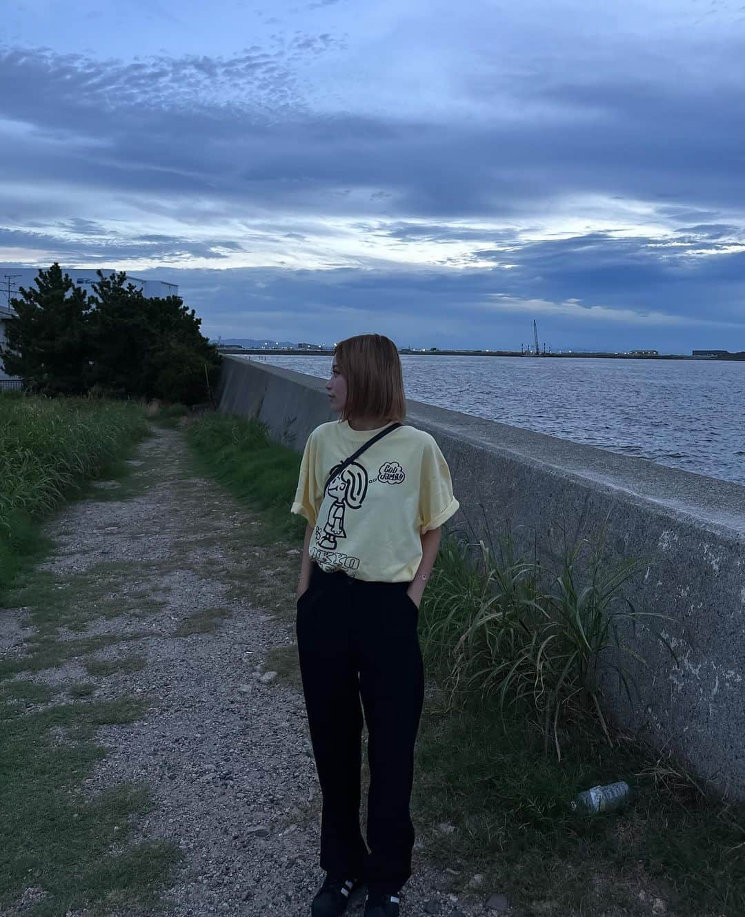 erinaさんのインスタグラム写真 - (erinaInstagram)「フーズフーで買ったTシャツかわゆい 黄色ってゆーのもお気に入り💛💛」8月31日 19時10分 - e___rrina