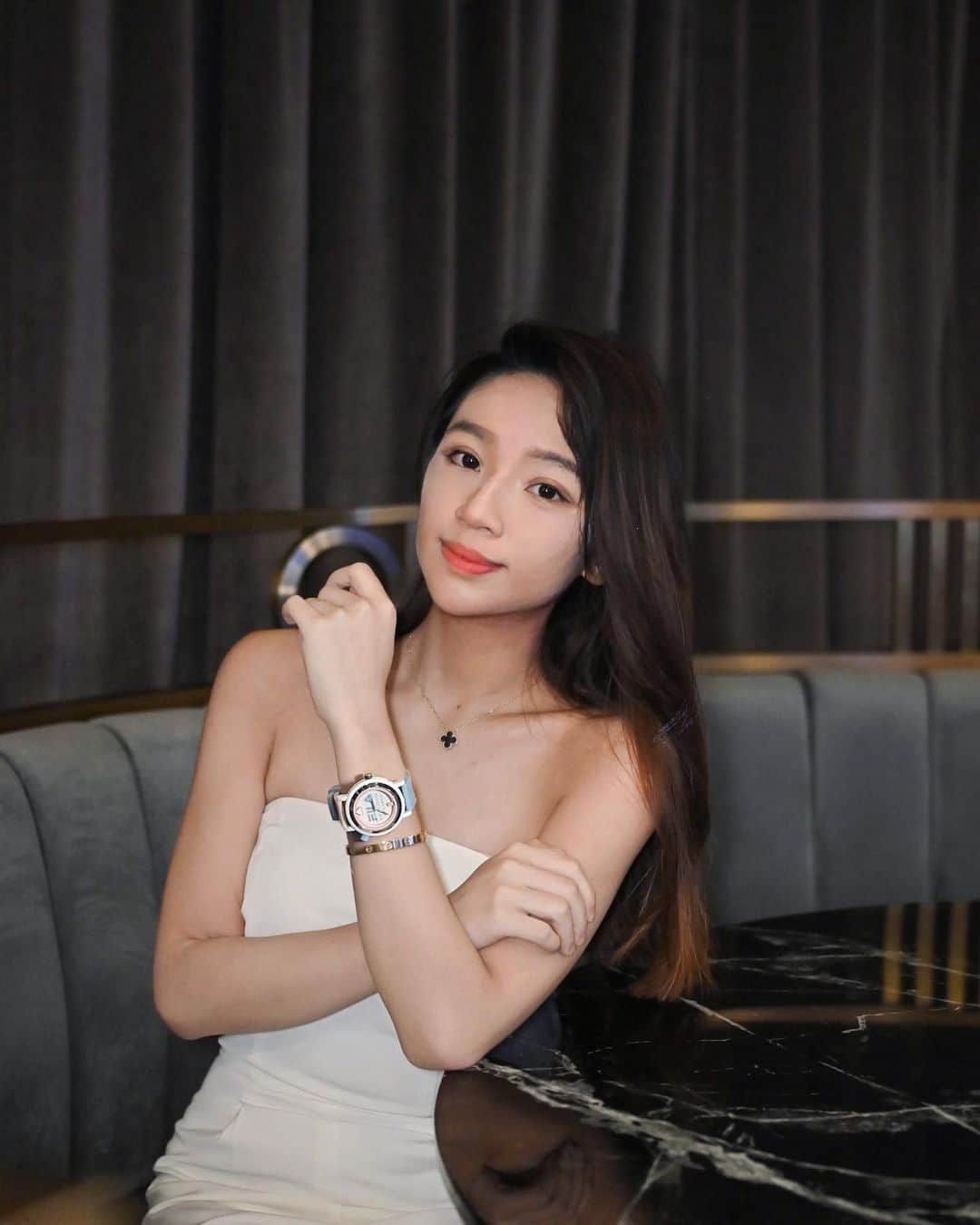 Moanna S.のインスタグラム：「Organised by the Hong Kong Trade Development Council, the Hong Kong Watch & Clock Fair and Salon de TE will be held at the Hong Kong Convention and Exhibition Center from 5-9 September 2023. Thank you for having me at the press conference!  The fairs will return in EXHIBITION+ hybrid model, complemented by the "Click2Match", an online smart business matching platform, providing a convenient and efficient platform for traders to connect and source.   Pageant of Eternity at the Watch & Clock Fair displays a variety of high-end finished watches, while Salon de TE collects renowned watch brands and designer collections in five themed zones. World Brand Piazza, the major highlight will display limited editions and rare timepieces of numerous international prestigious brands.  “Salon de TE” is open to public visitors aged 12 years or above for free on the last two days (September 8-9). Captivating watch parades and lucky draw sessions will be staged. Selected items are also available for sale!   Hong Kong Watch & Clock Fair and Salon de TE Venue: Hong Kong Convention and Exhibition Centre Date: 5-9 September 2023. *The last two days (September 8-9) are free and open to the public with pre-registration  Traders can register by entering the link below: 商家可按以下連結登記： https://bit.ly/3sxnRy3  General public can register by entering the link below: https://bit.ly/45oju6U  #HKTDC #hktdcfairs #香港貿易發展局 #SalondeTE #hkwatchfair」